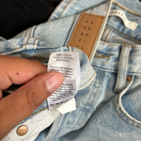 Pacsun Light Wash Distressed Knee High Waist Dad Jean Size 25 - Picture 10 of 10